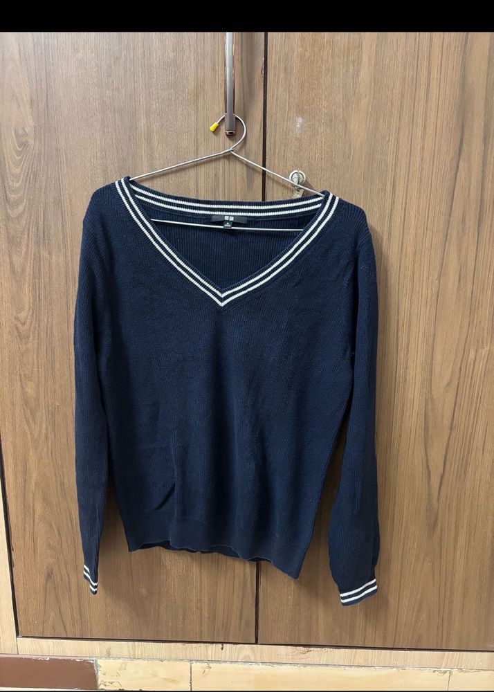Uniqlo Navy V-Neck Sweater
