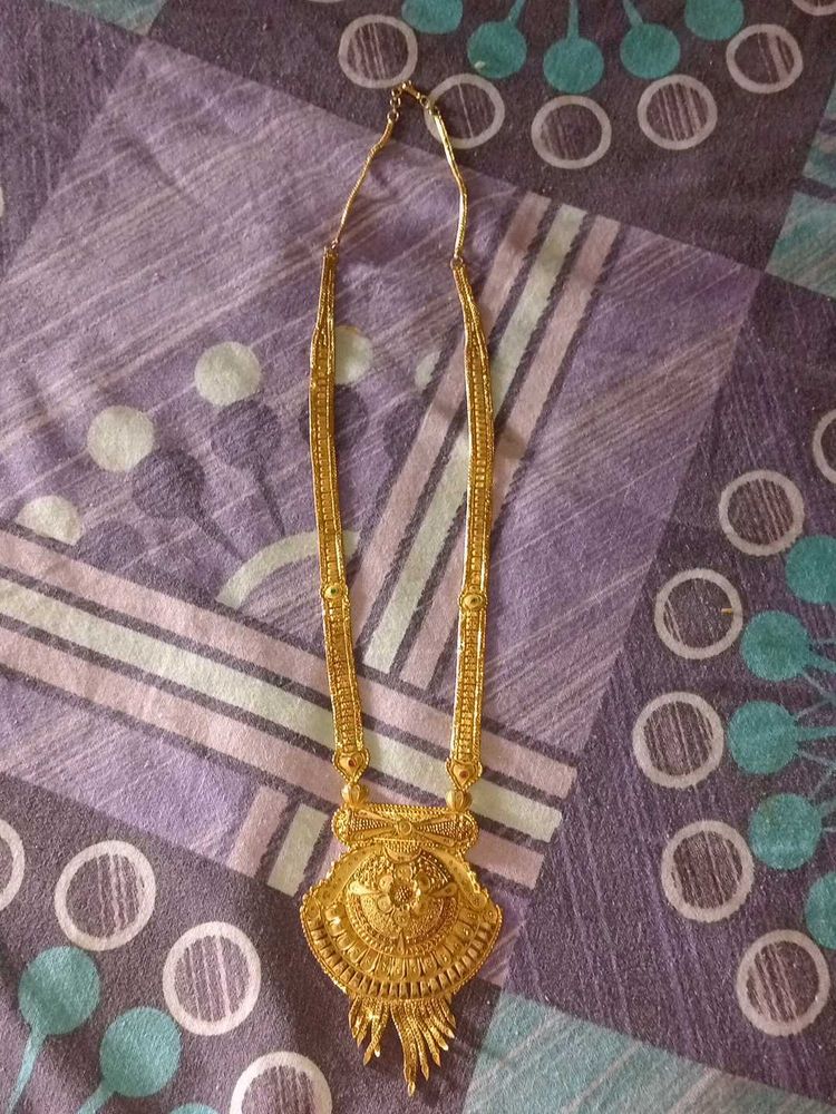 Elegant Gold-toned Necklace