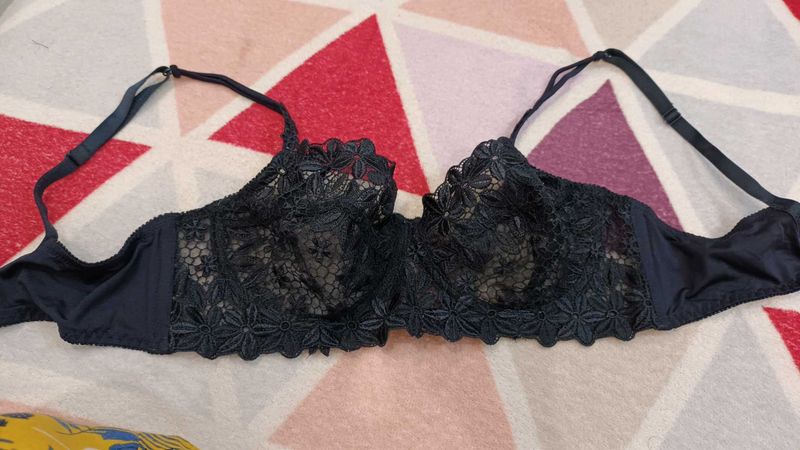 Lace Bra..34C