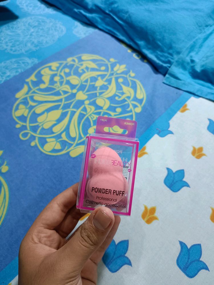 Huda Beauty Powder Puff (Cosmetic Product) BRAND NEW