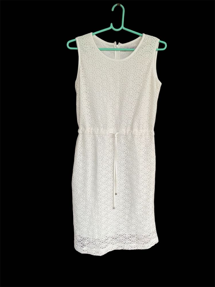 Chateaux Lace Dress