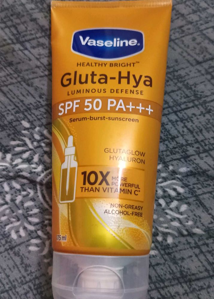 Vaseline Gluta-Hya SPF 50