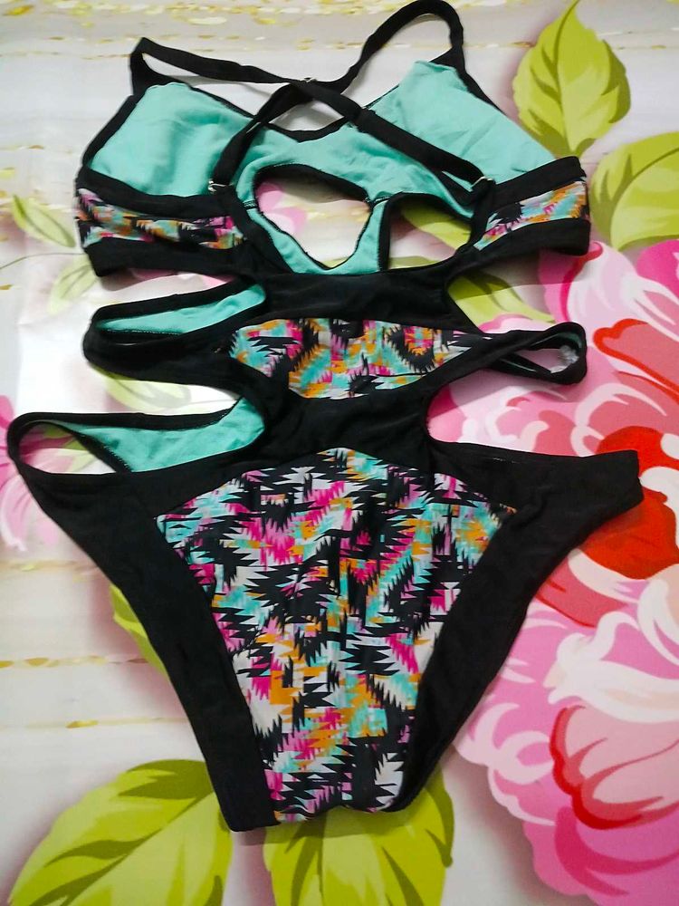 (827)Cutout One-Piece Swimsuit