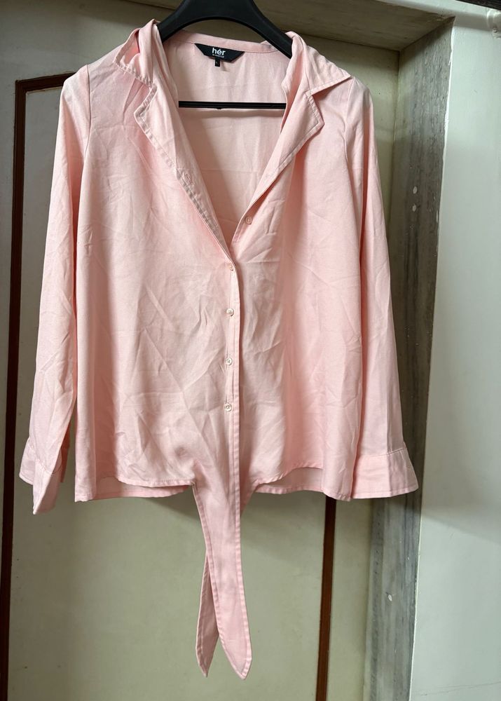 Tie-Up Business casual shirt