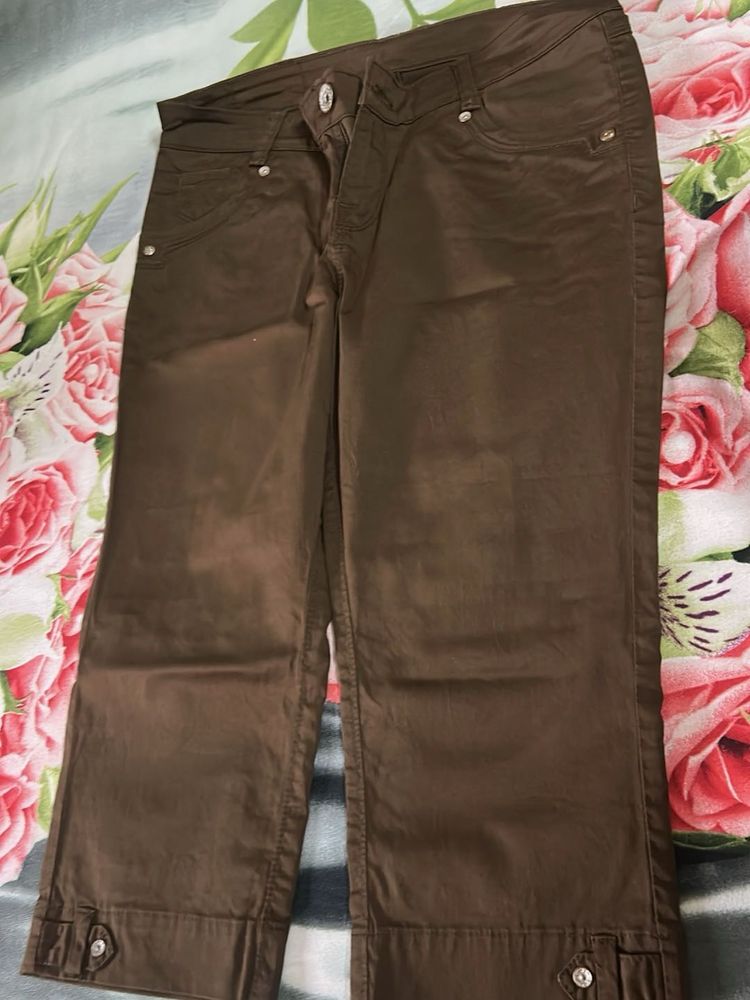 women capri brown