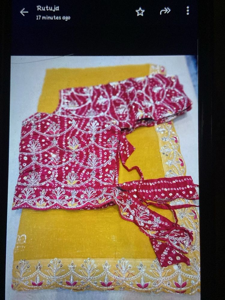 Bandhani Saree with Embellished Blouse Piece