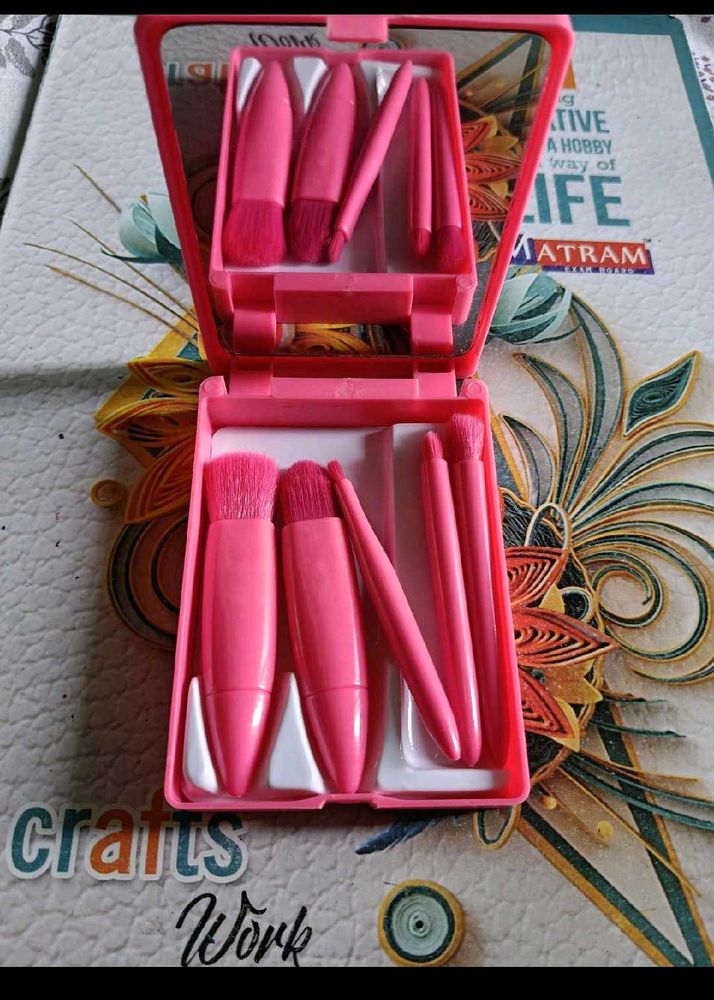 Pink Travel Brush Set