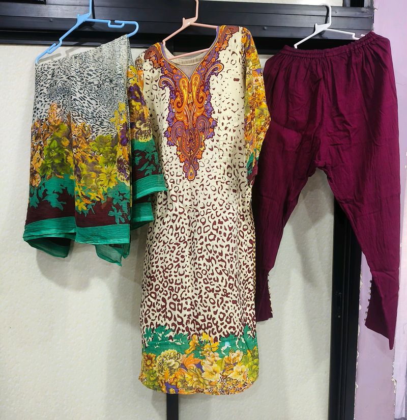PAKISTANI DRESS STRAIGHT STYLE FULL PAIR.
