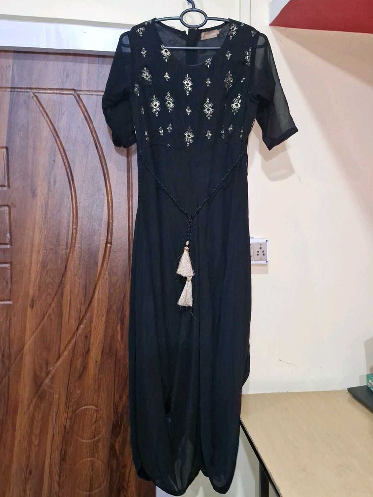 Elegant Black Embellished Dress Medium size