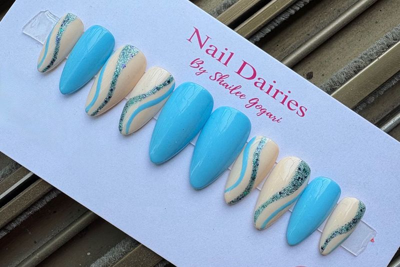 Sky Blue Press on Nails