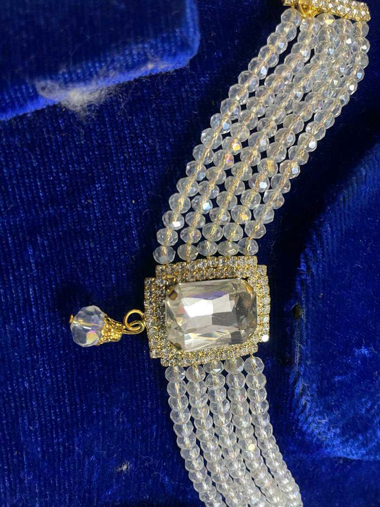 beautiful white diamond and Pearl set