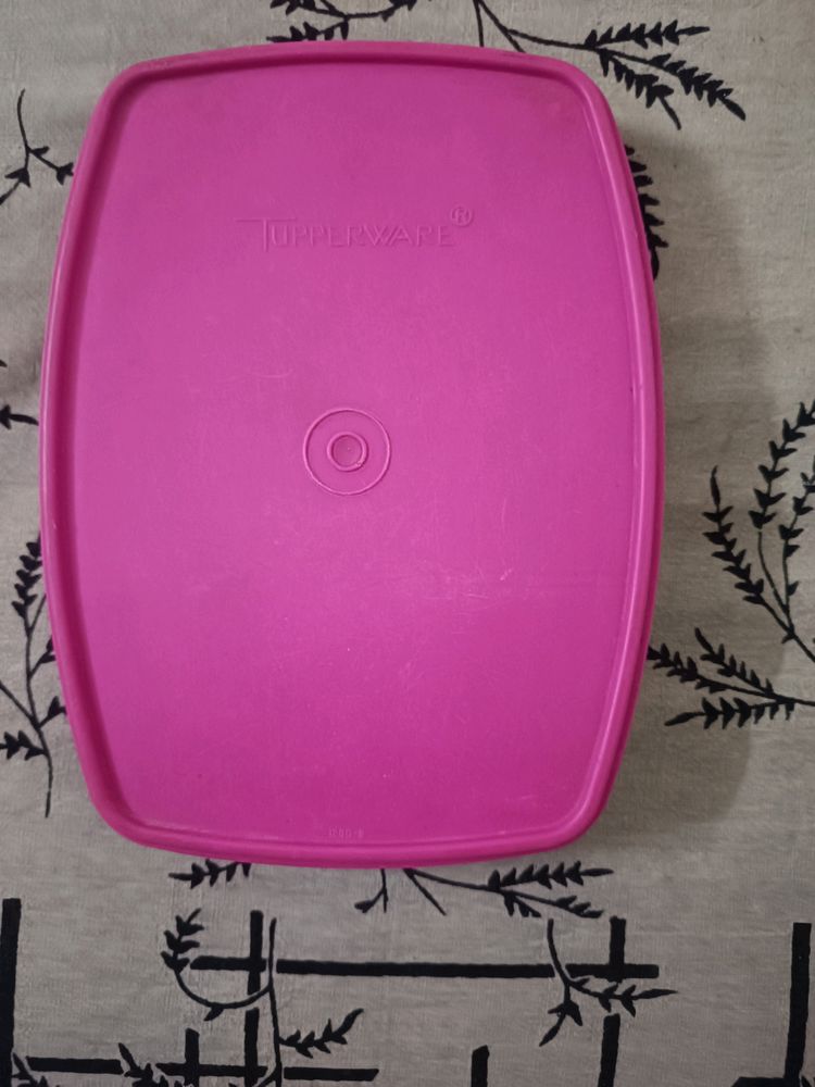 Tupperware Lunch Box