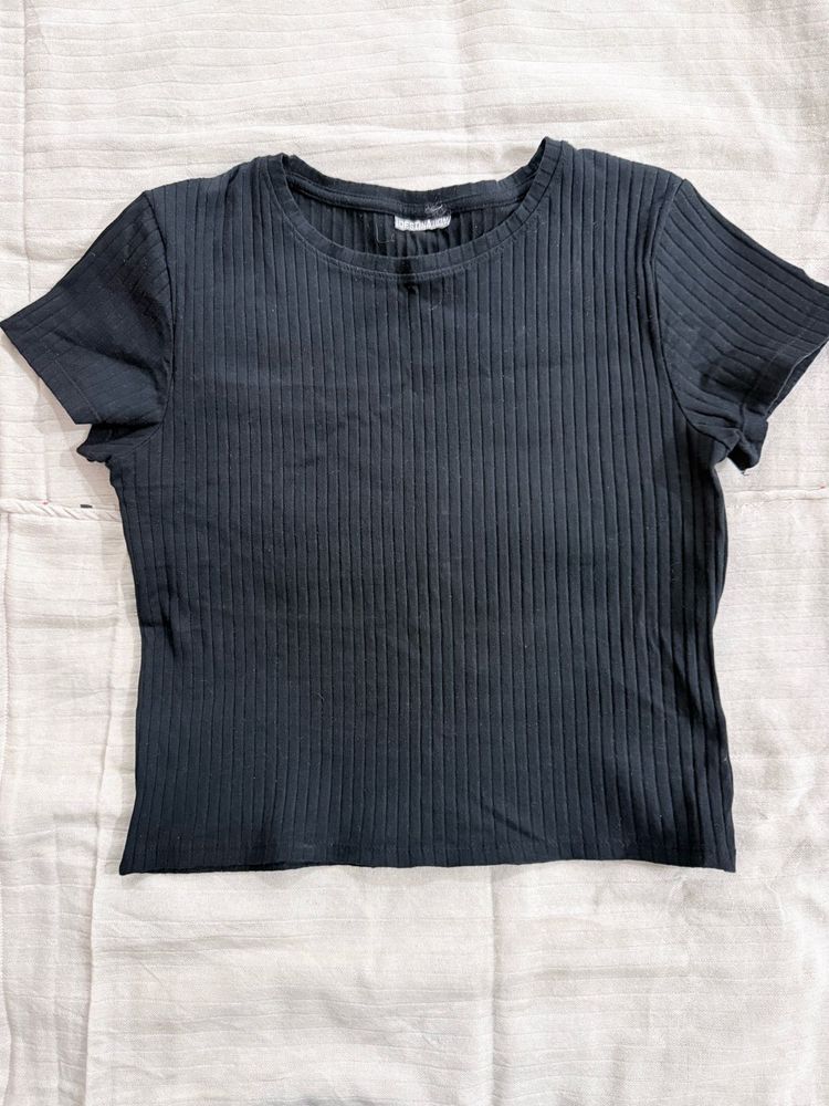 Ribbed Black Tee