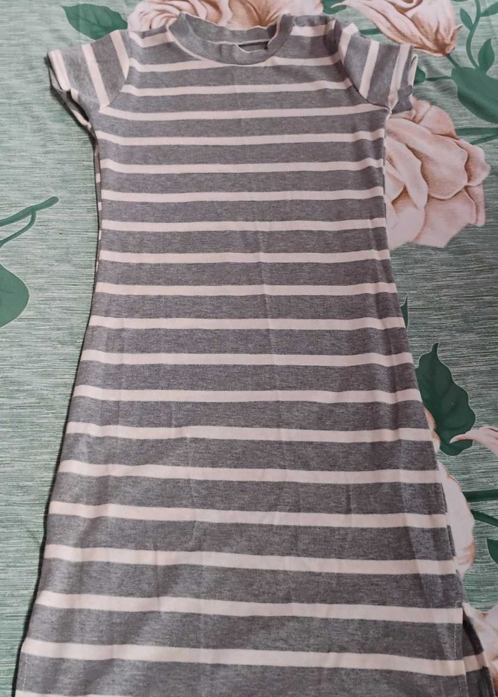 Striped T-Shirt Dress🐾