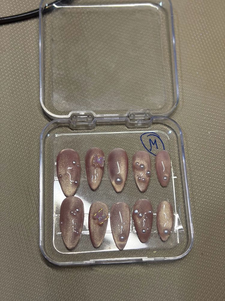 Press On Nails - Cat Eye Design