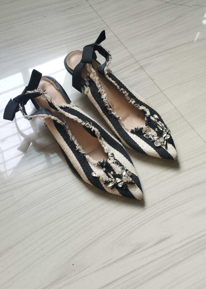 Striped  sling back ribbon heel.