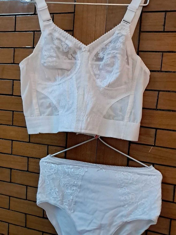 Triumph  Coreset   N Panty  Combo