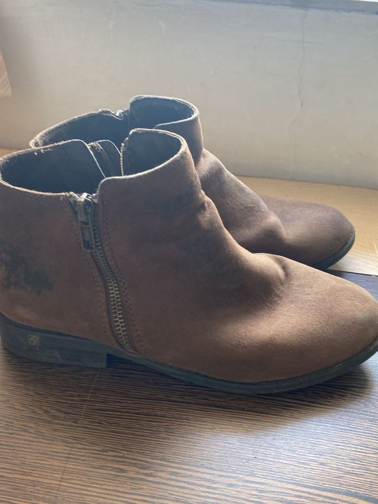 woman boots