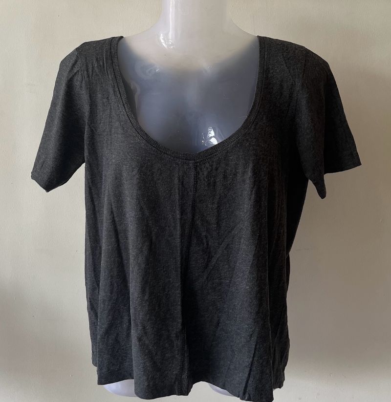 Crop Low Neck T-shirt