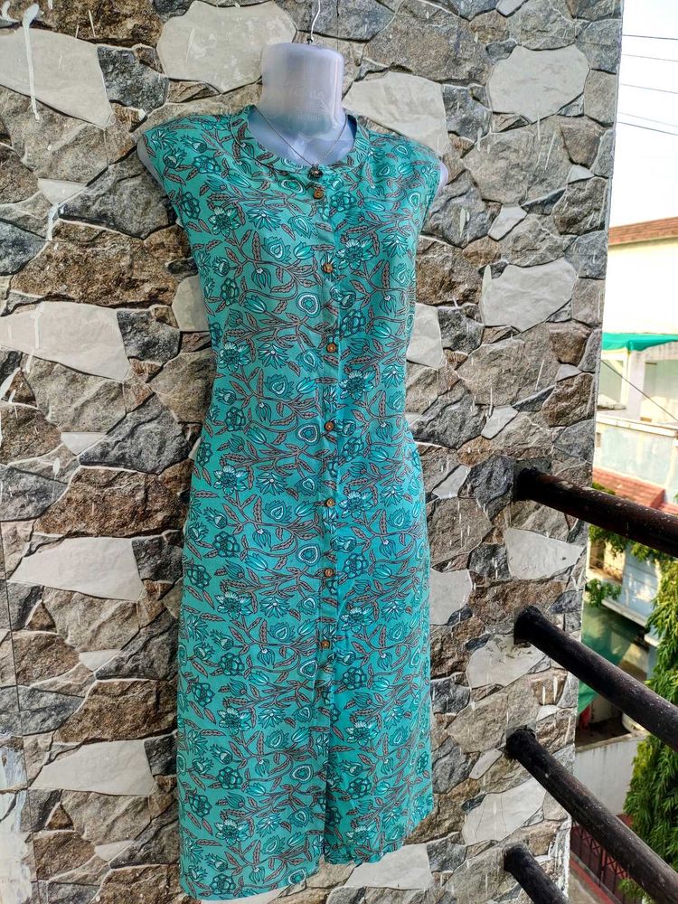 🎀Floral Printed Sleevless Kurti