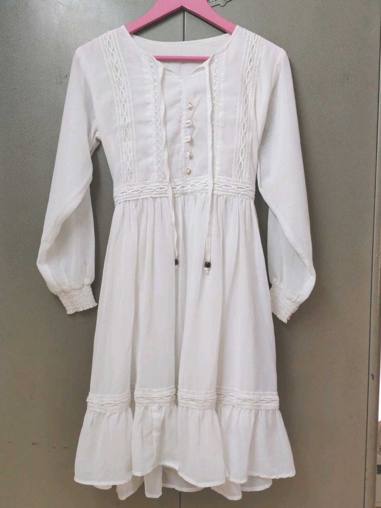 White Lace Georgette Dress – Adjustable Waist (M)