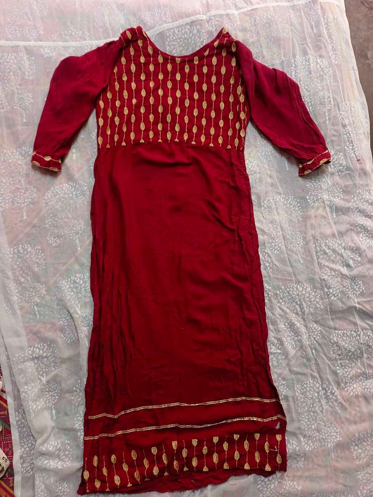 Maroon Embroidered Kurta (women's)