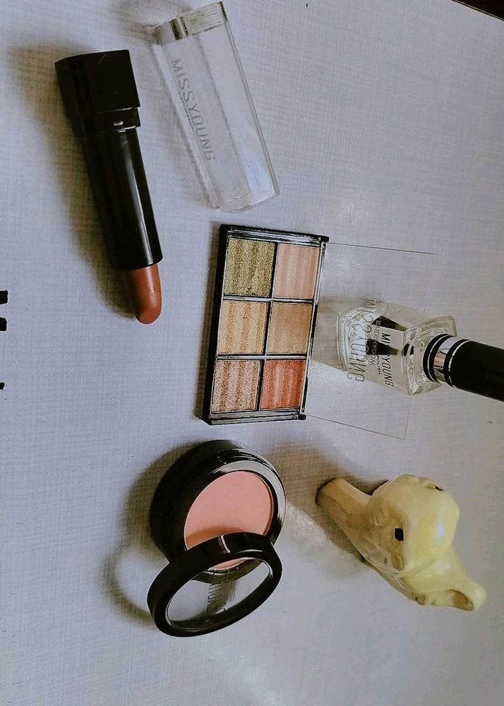 nail paint eyeshadow blush lipstick combo