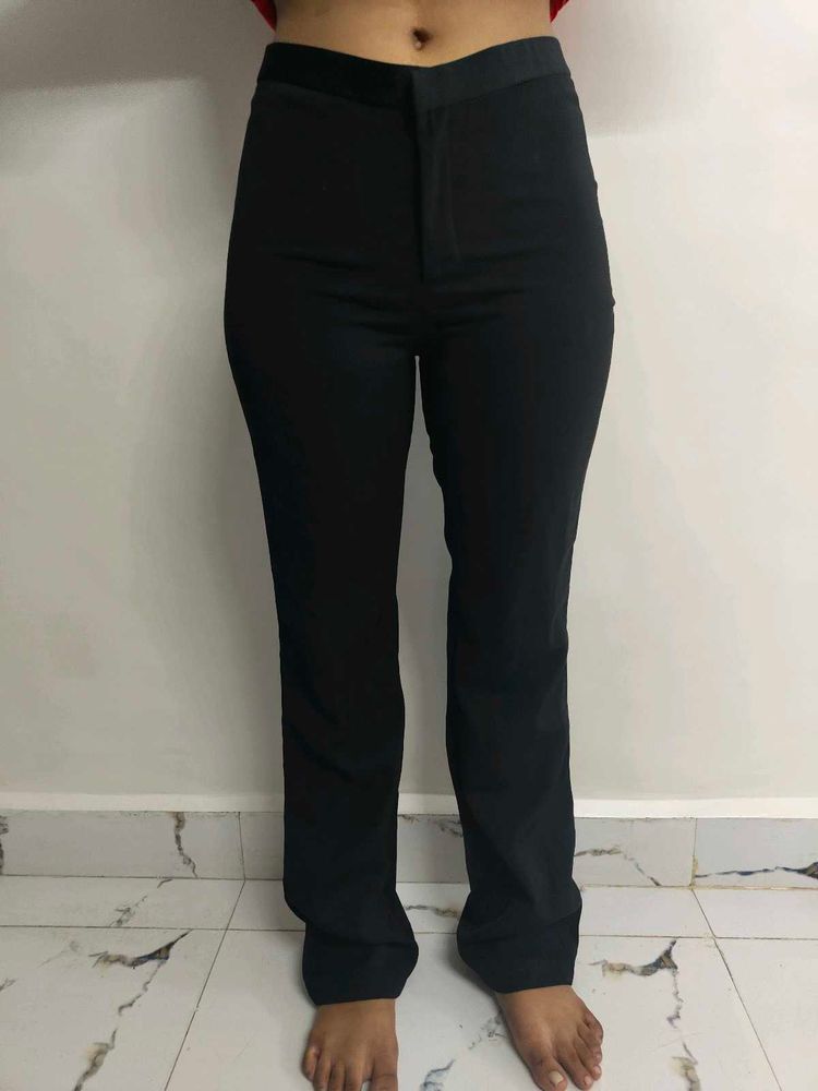 Viral sculpted trousers