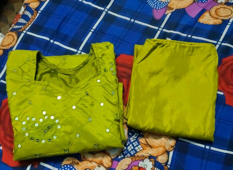 Elegant Green Kurta &amp; Pant Set