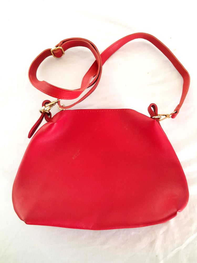Red Casual Sling Bag (Women&#39;s)