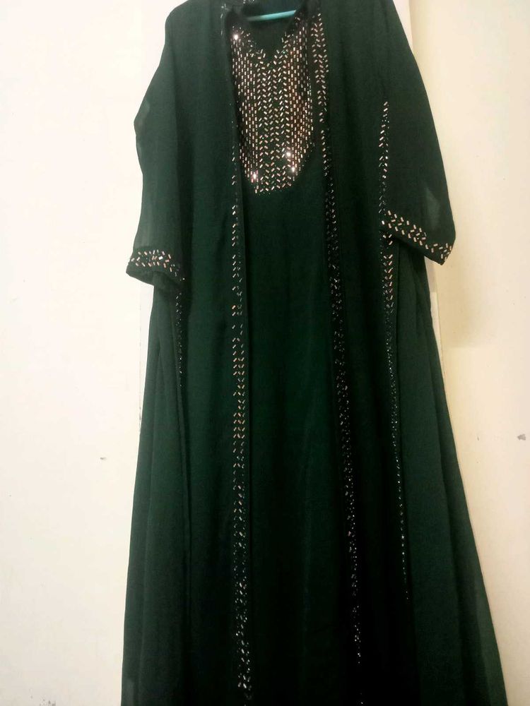 Elegant Green Abaya with Embellishments💚