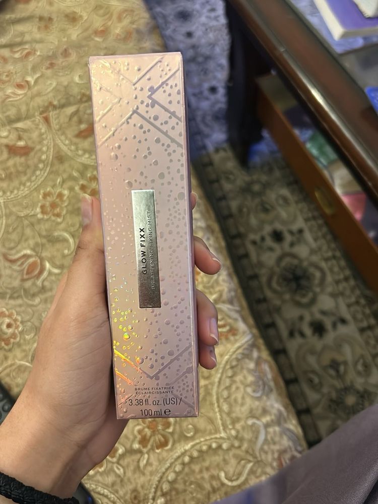 Glow Fixx Setting Spray