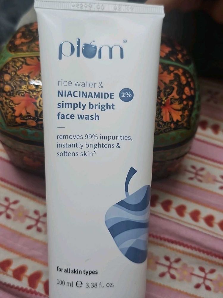 Plum Rice Water &amp; Niacinamide Face Wash