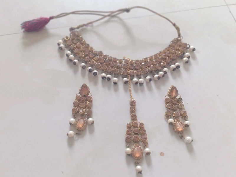 A Beautiful Kundan Set Perfect For Wedding