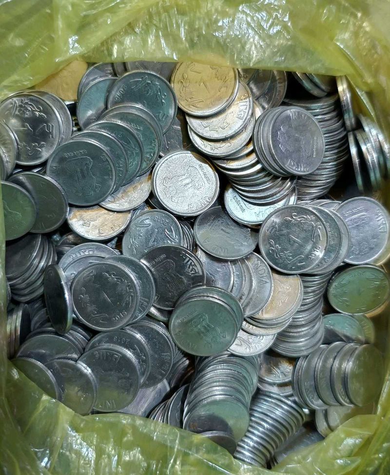 1 Rupee Small Coins 150 Piece Lot