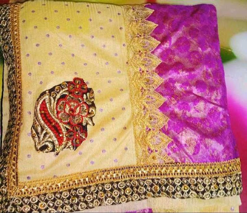 Beautiful Malai Lycra Saree With Blouse Material