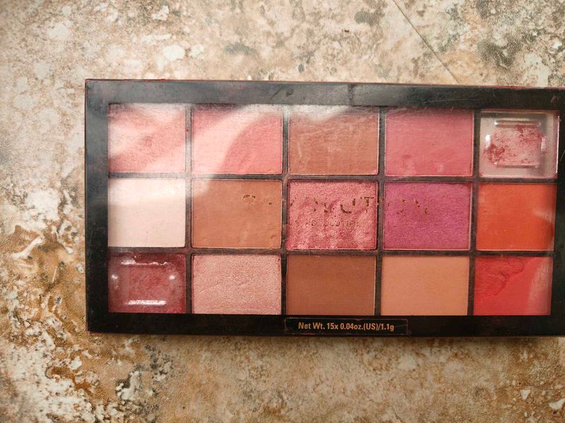 Makeup Revolution Eyeshadow Palette