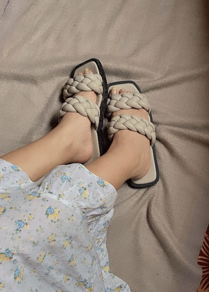 H&amp;M Braided Strap Slides - Size 3