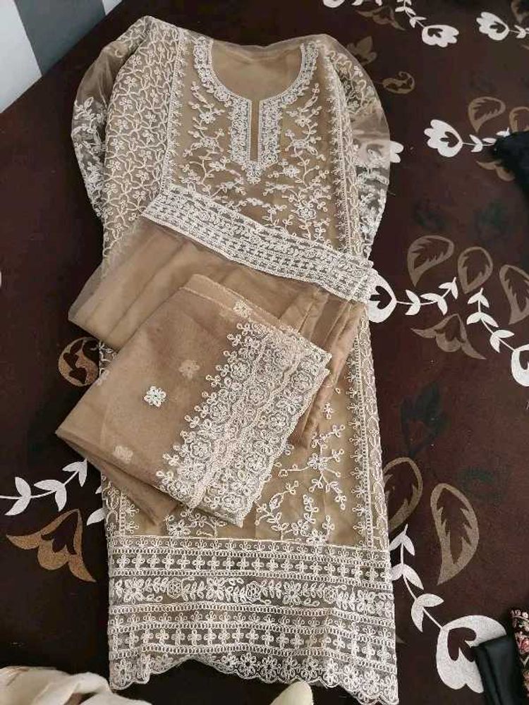Pakistani Style Embroidery Kurta Set For Women