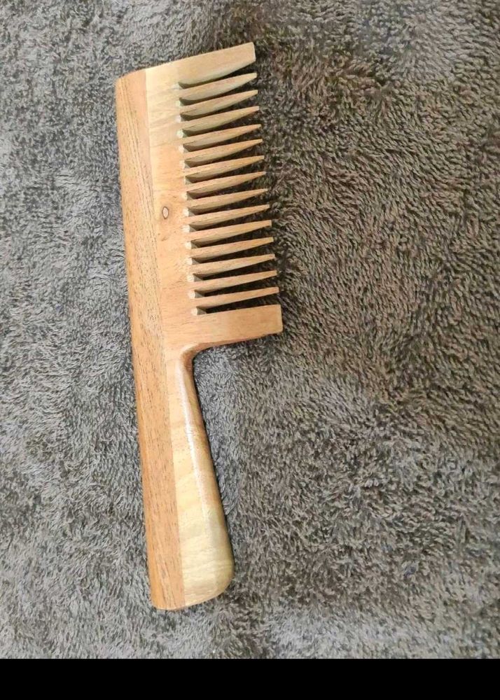 New Condition Wooden  Shampoo Combs.