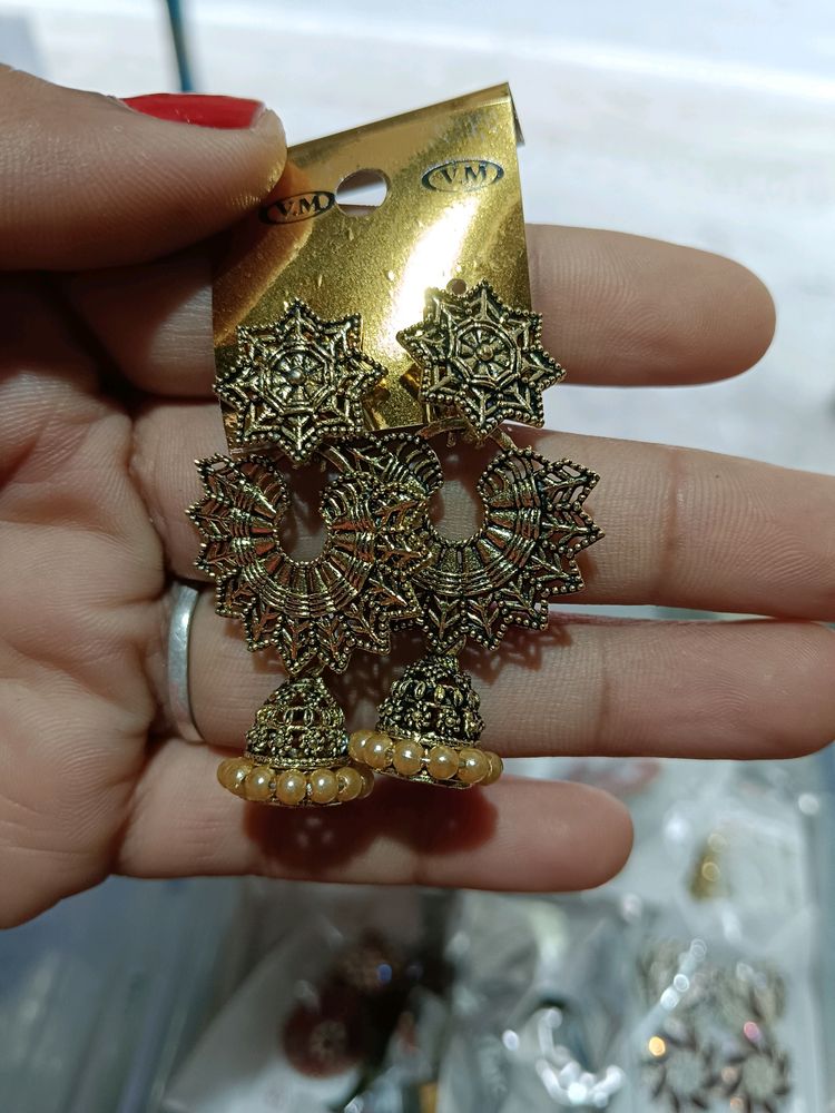 Earrings (Golden Colour)