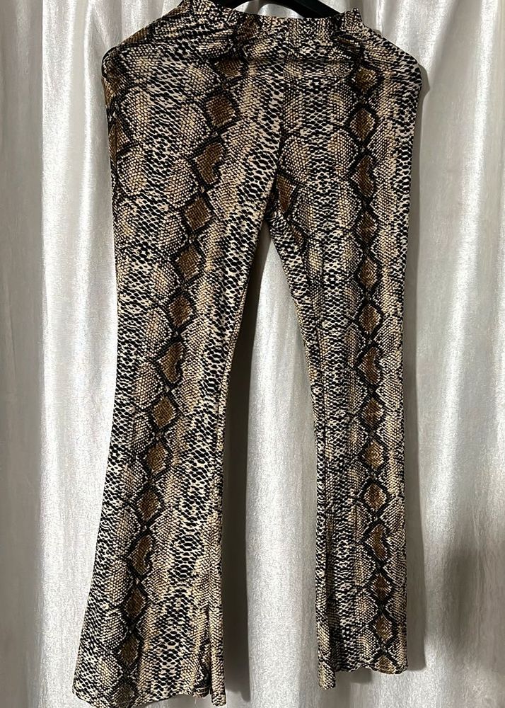 Snakeskin Print Flare Leggings