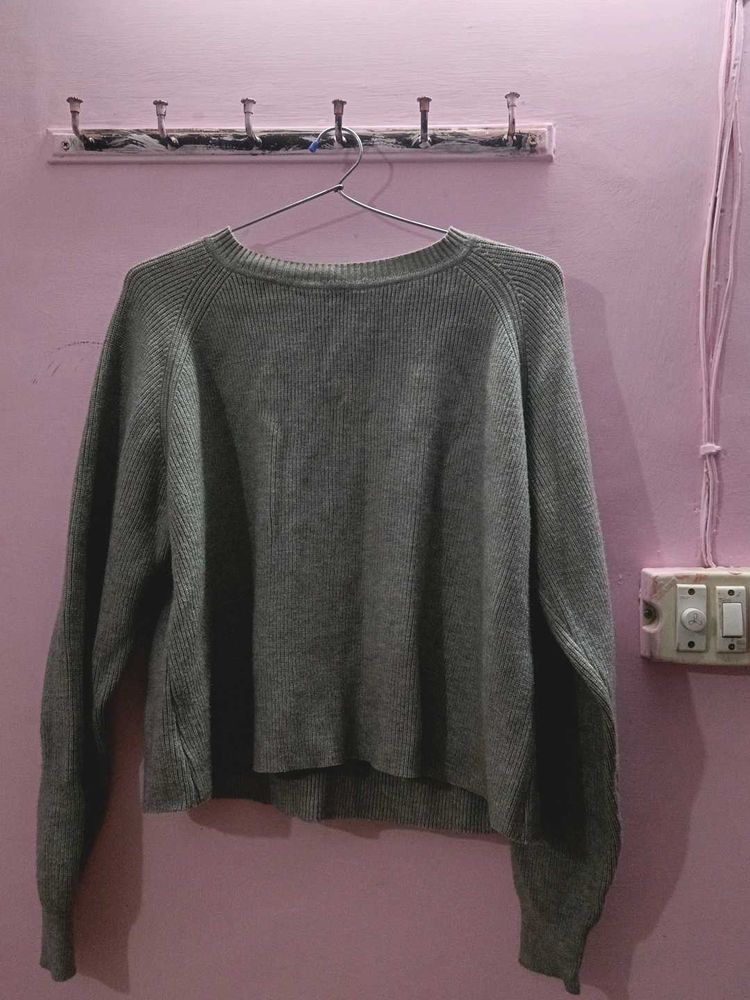 AESTHETIC SWEATER FOR WINTERS
