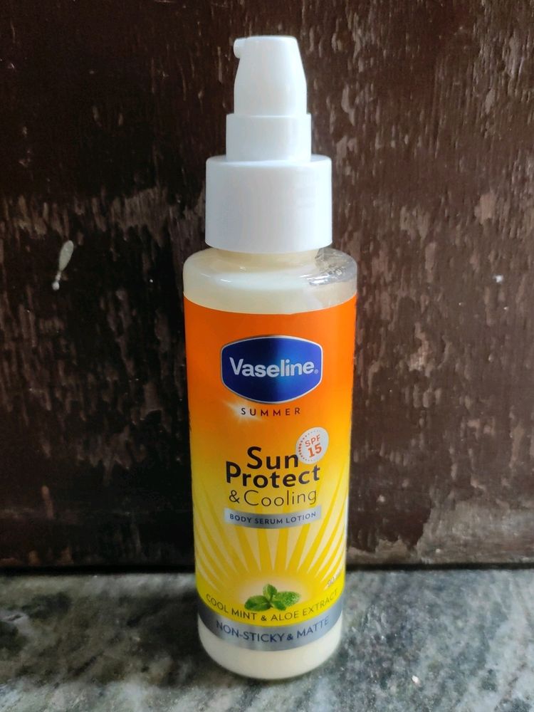 Vaseline Sun Protecting &amp; Cooling Body Lotion With Spf15