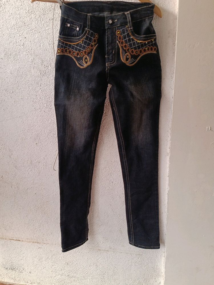 Nice Jeans For College Going Girl