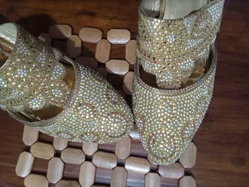 A Golden Shimmering Shine Shoes