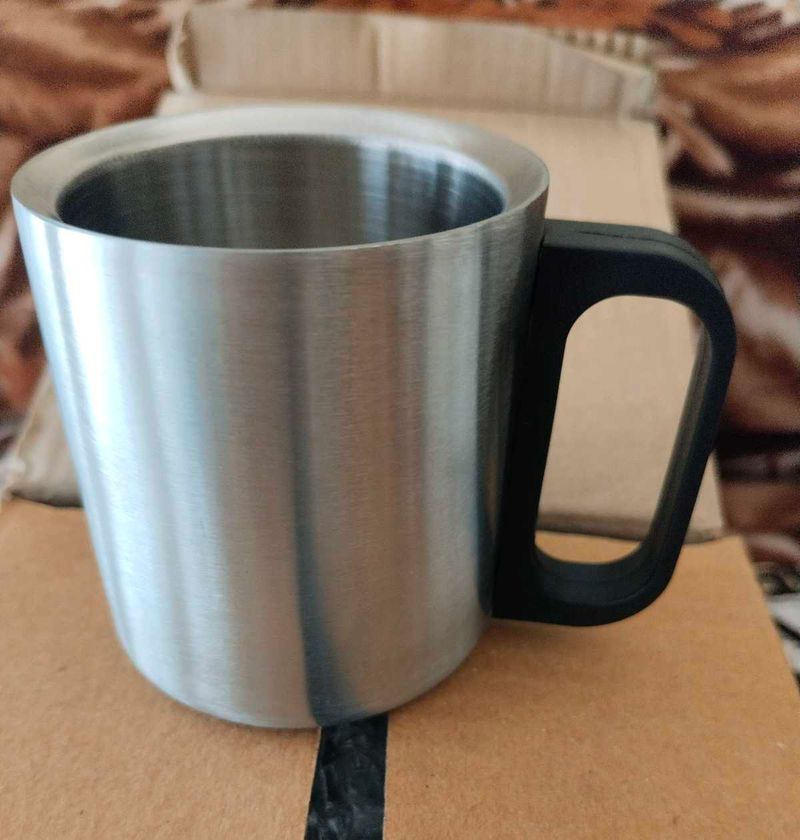 Set of 4 Tea/Coffee Mugs New With Tag