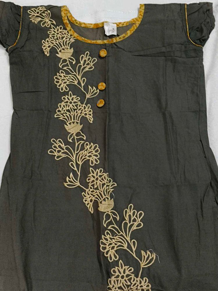 Elegant Embroidered Kurta