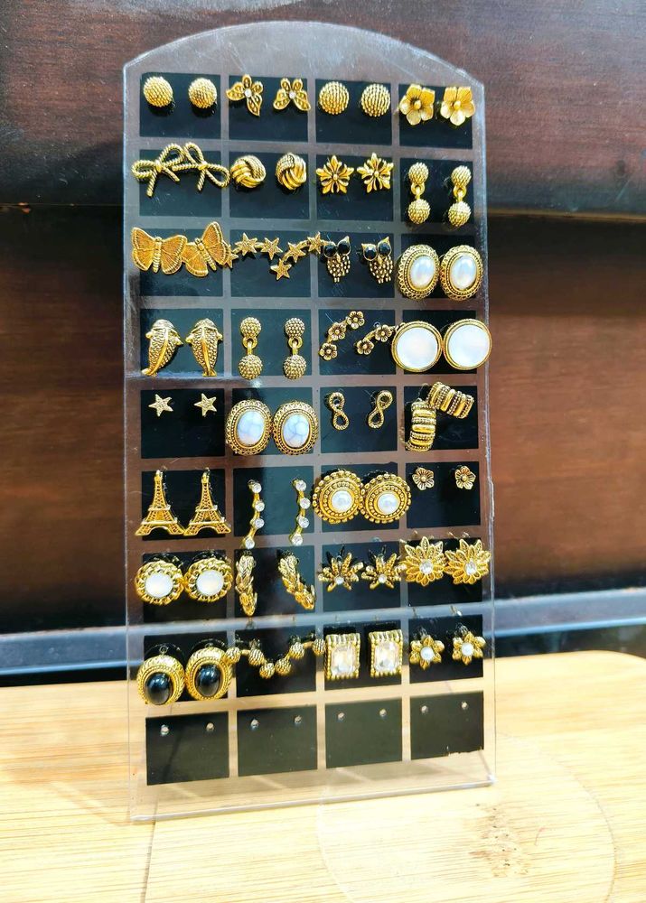 Gold Toned Multiple Design Earings 32 Pair At 450