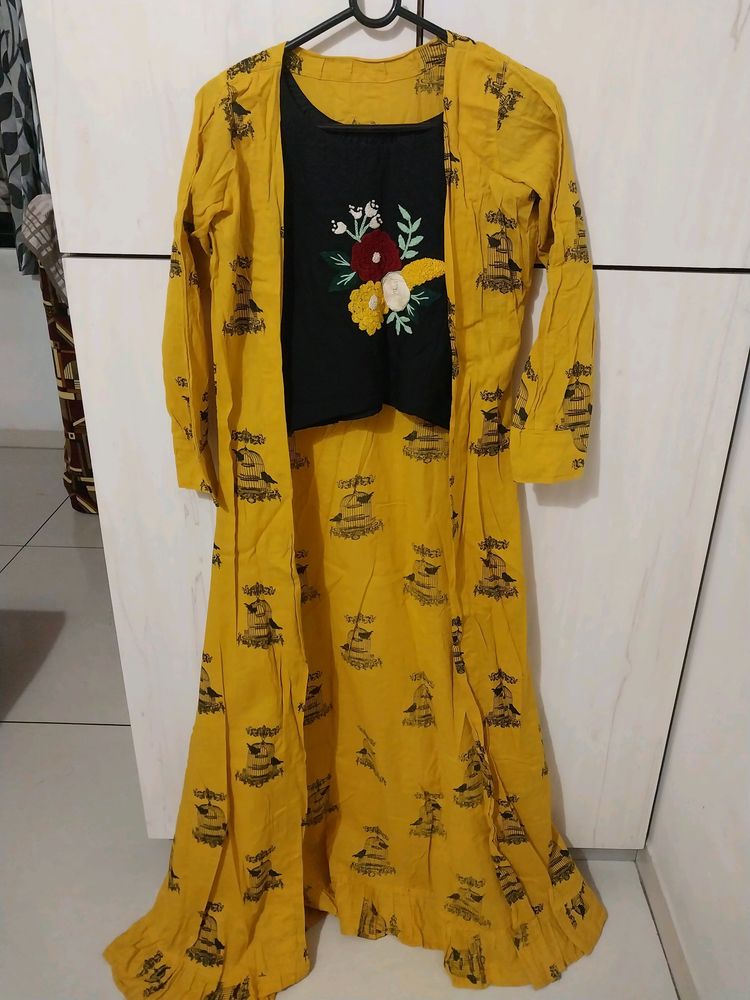 Navratri Shrug With Blouse